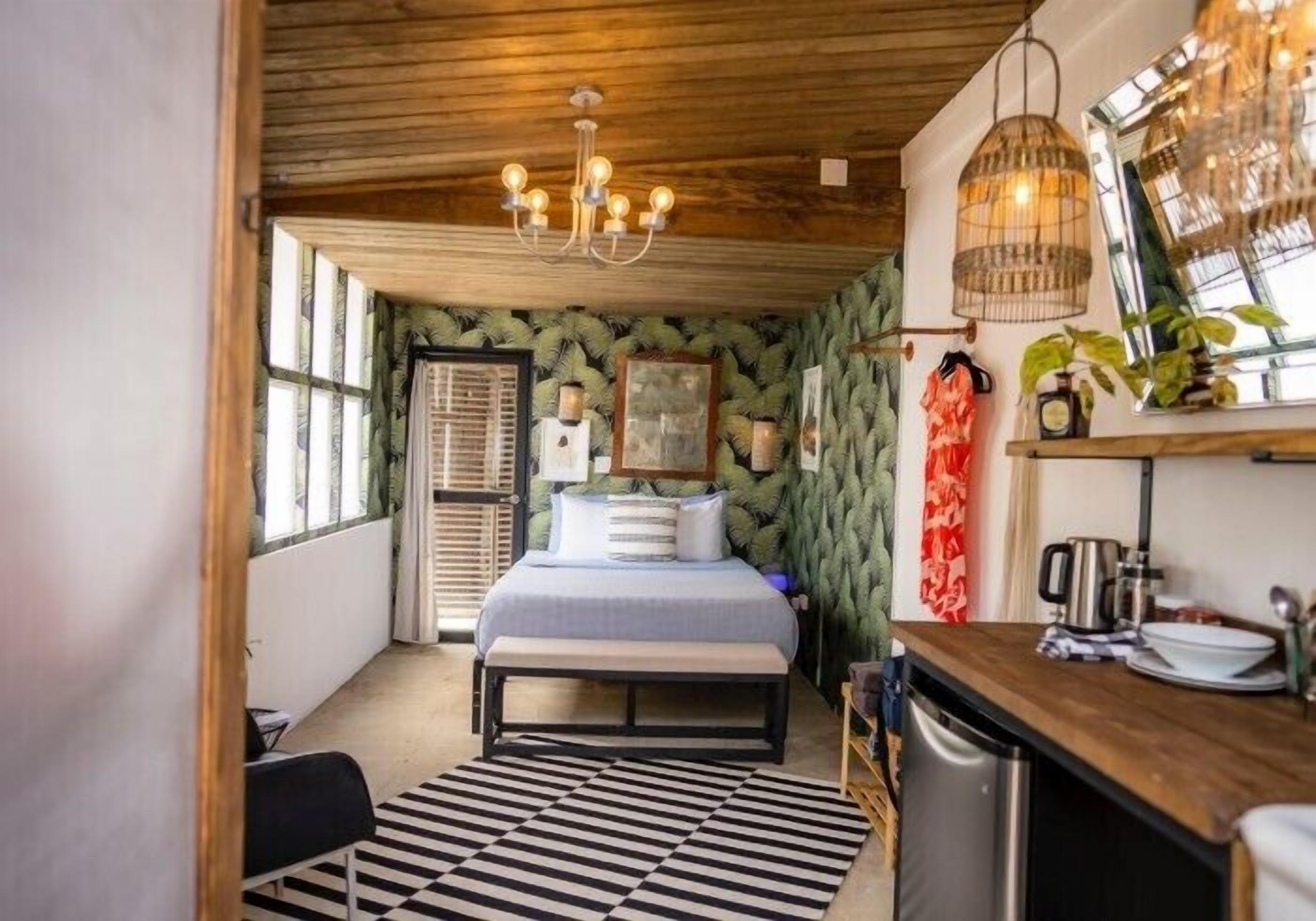 Standard Room | In-room safe, iron/ironing board, free WiFi