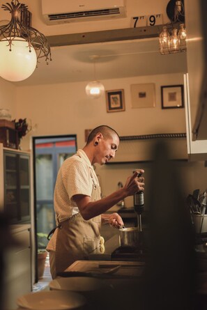 朝食 (郷土料理)、毎日提供 (無料)