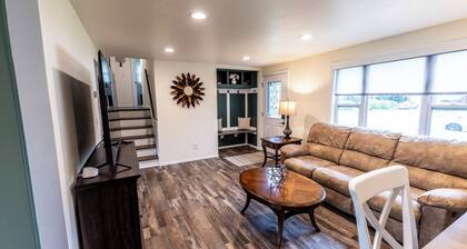 Charming split-level near Lambeau