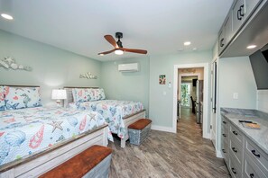 1 bedroom, free WiFi, bed sheets - Classic Sanibel Escape Steps To The beach - Colony Inn 11 (Sanibel)