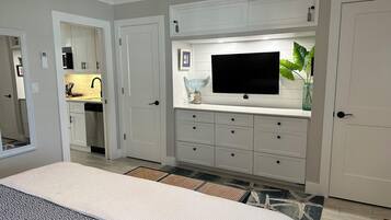 1 habitación, tabla de planchar con plancha, wifi gratis y ropa de cama