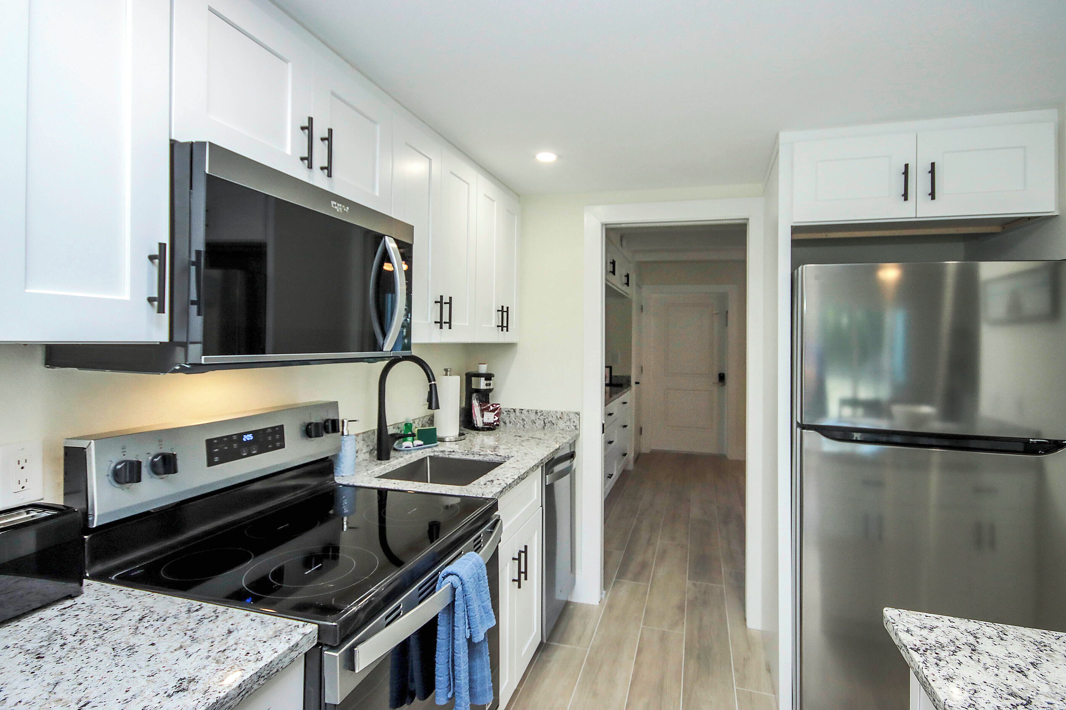 Fridge, oven, coffee/tea maker