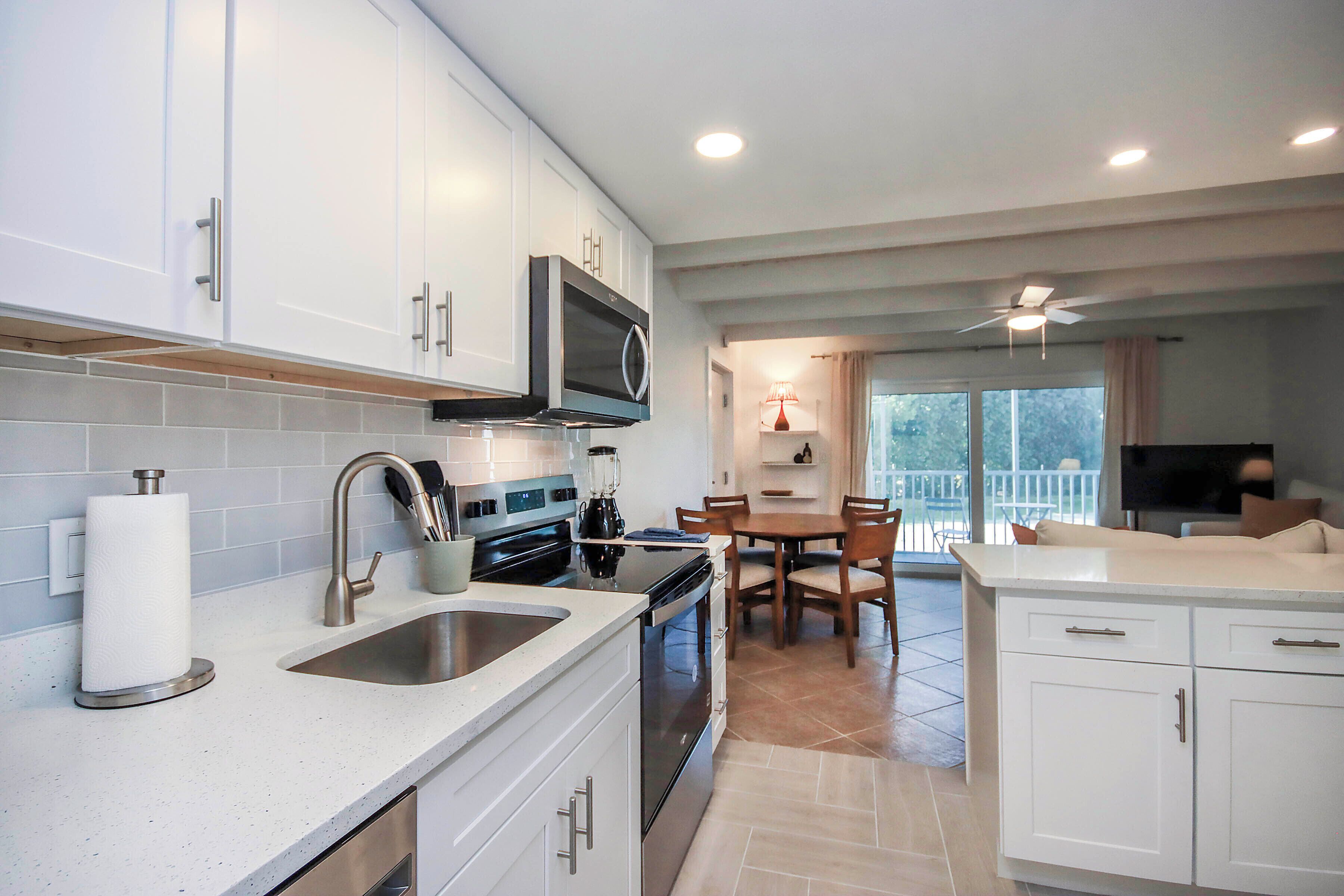 Fridge, microwave, oven, coffee/tea maker