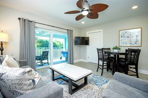 Living area - Island Living 1BR Steps to Gulf - Colony Inn 55 (Sanibel)