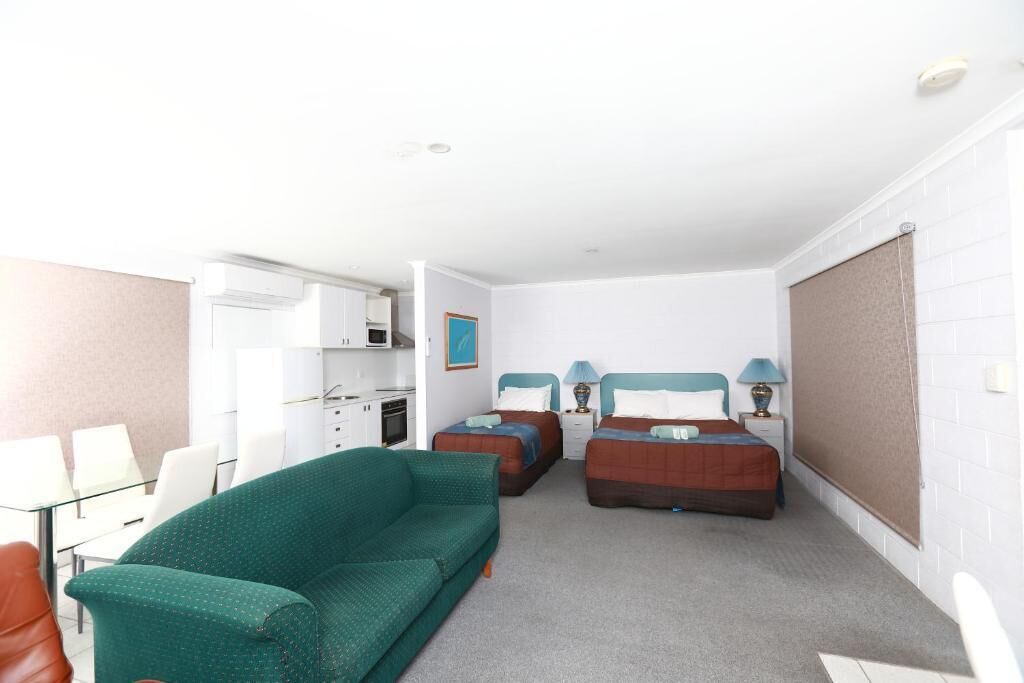 家庭公寓, 庭院景观 | 起居区