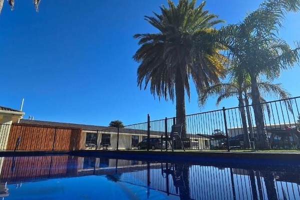 Kolam renang terbuka