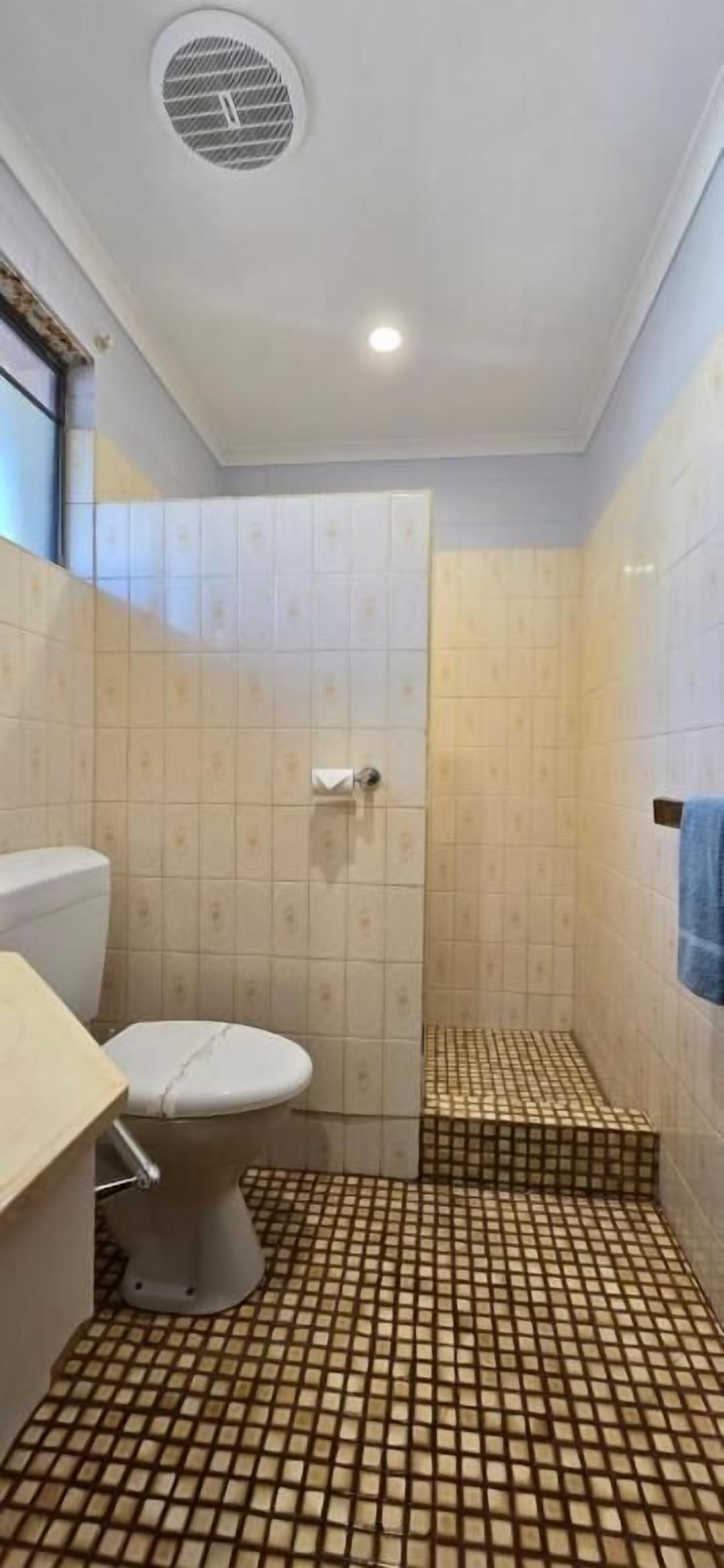 标准双人房, 庭院景观 | 浴室