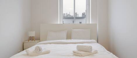 Fer et planche Ă repasser, draps fournis