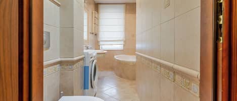 Séchoir à cheveux, serviettes fournies