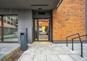 Exterior detail - Namysłowska Superior Apartment (Warszawa)