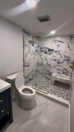 Shower, hair dryer, towels - 2-Bedroom Beachfront Condo on Private Beach Longboat Key (Longboat Key)