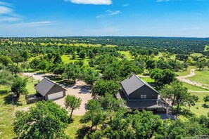 Aerial view - Cabin in the heart of texas (Fredericksburg)