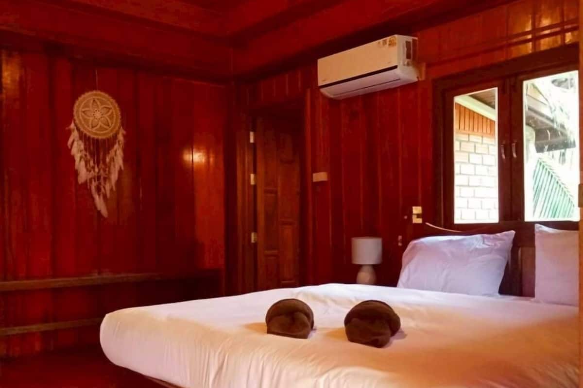 Classic Bungalow, Park View