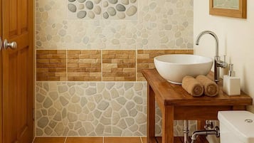 Bungalow Klasik, pemandangan taman | Kamar mandi