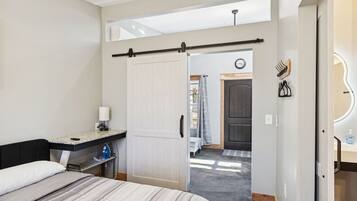 1 soveværelse, skrivebord, strygejern/strygebræt, Wi-Fi