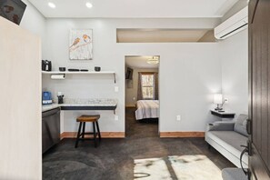 Interior - Cabins off the Trace: Cabin 6 (Summertown)