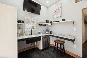 Interior - Cabins off the Trace: Cabin 7 (Summertown)