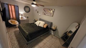 2 Schlafzimmer, Schreibtisch, Bügeleisen/Bügelbrett, kostenloses WLAN