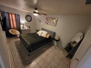 2 Schlafzimmer, Schreibtisch, Bügeleisen/Bügelbrett, kostenloses WLAN