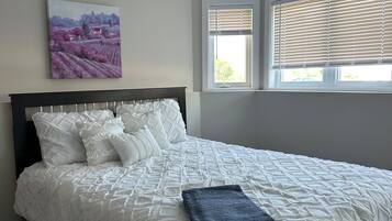 Iron/ironing board, WiFi, bed sheets