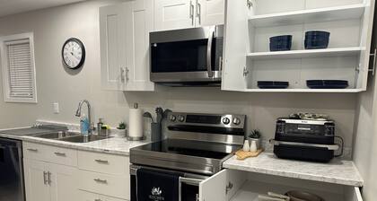 Brand new, modern & spacious place
to stay & explore NL’s scenic coastline.