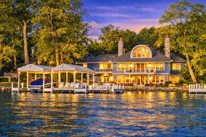 Geneva Lakefront Home, Steps from Water! Pier Access A+ Lake Views, Minutes frm Downtown Lake Geneva