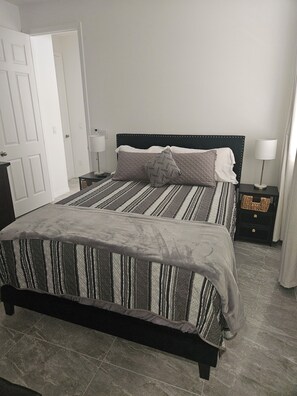 1 bedroom, iron/ironing board, free WiFi, bed sheets - Brand-New Cozy Studio in Vibrant Cape Coral – Fully Equipped & Stylish (Cape Coral)