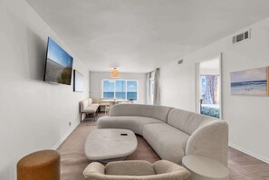 TV, peis og kontorer