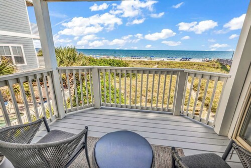 Oceanfront w/ Private Balcony | Quiet Views