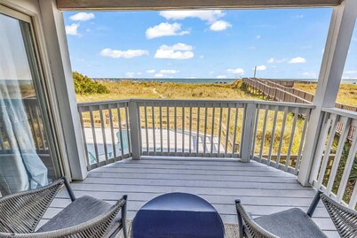 Oceanfront w/ Private Balcony Views