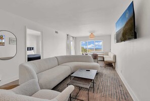 TV, offices - Sea House Villas | The Sandstone Coastal Retreat (North Myrtle Beach)