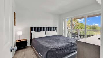 Iron/ironing board, travel crib, WiFi, bed sheets