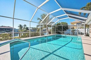 Beheizter Pool