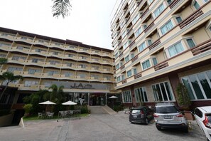 View from property - Sunday JA Plus Hotel (Pattaya)