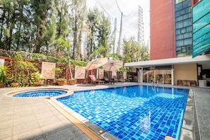 Pool - Sunday JA Plus Hotel (Pattaya)
