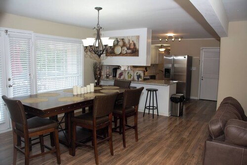 Family Escape • Deck Seating + Comfy Lounge