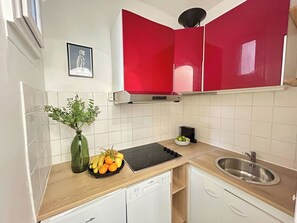 Fridge, microwave, stovetop, dishwasher - BnBNook - Cozy 1BR by Canal Saint-Martin (Paris)