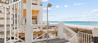 🌊Gulf Front House ~ with Beach and Bonfire Set Up🔥