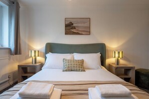 3 chambres, fer et planche à repasser, Wi-Fi, draps fournis