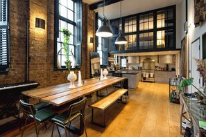 Dining - Modern Loft Apt in Victorian Conversion w/ Parking (London)