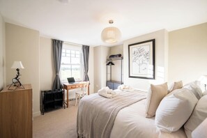 3 多间卧室、熨斗/熨衣板、WiFi、床单