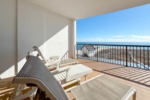 Property grounds - Beachfront Condo w/ Huge Balcony, Pools, Sauna & Gulf Views | BEACHBALL PROPERTIES (Orange Beach)