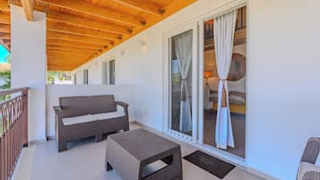 Superior-Apartment, Balkon, Stadtblick | Terrasse/Patio