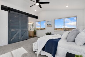 4 slaapkamers, een strijkplank/strijkijzer, wifi, beddengoed