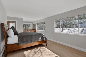 Escrivaninha, Wi-Fi de cortesia, roupa de cama