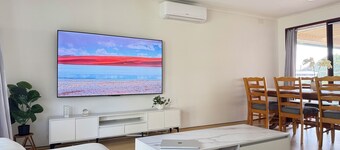 8 BR Retreat - 2 Full Houses on Property