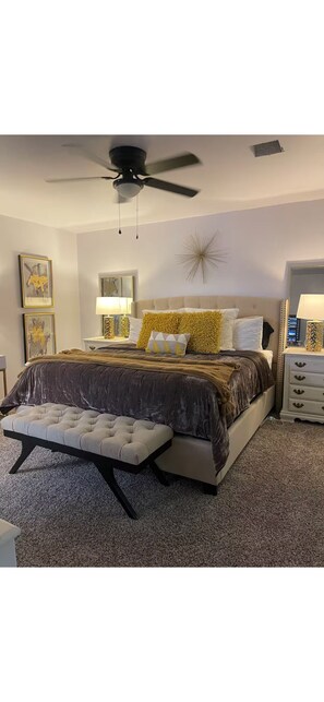 Tabla de planchar con plancha, Internet, ropa de cama