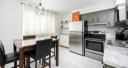 Sandwich IL 1BR | Near Lake + Downtown