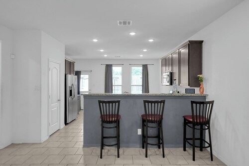 Spacious Stay • Foosball Loft • Sleeps 10