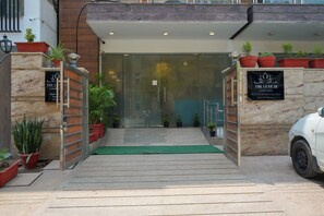 Front of property - HOTEL THE LUXE 18 (Gurugram)